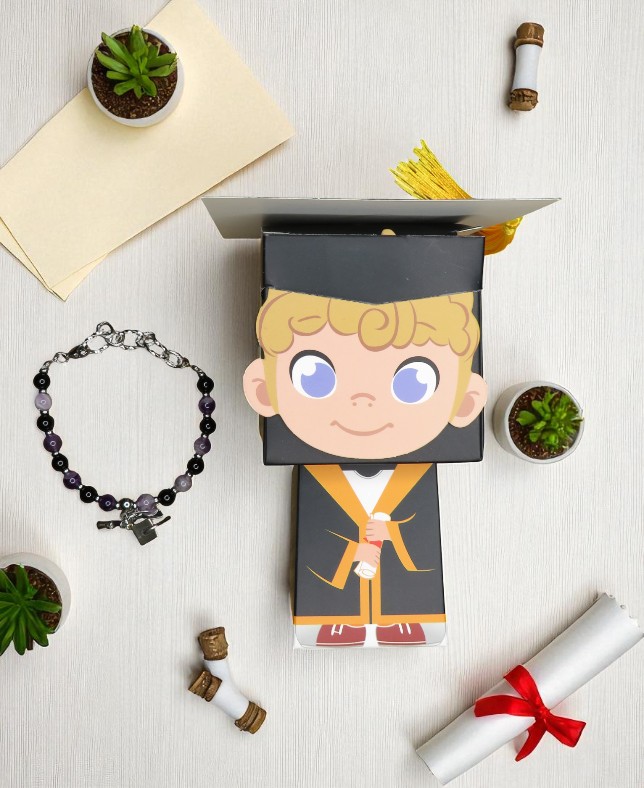Bomboniera di Laurea: Eleganza Personalizzata con Bracciale e Scatolina - Lui