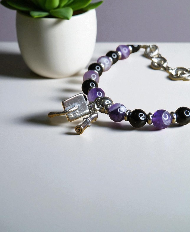 Bomboniera di Laurea: Eleganza Personalizzata con Bracciale e Scatolina - Lei - immagine 3