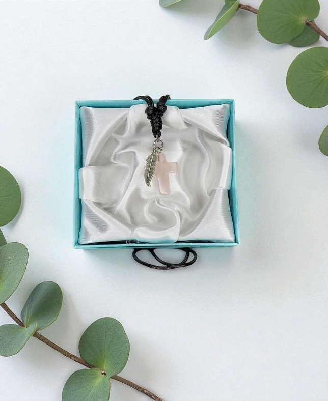 Croce in Quarzo Rosa : Amore e Pace