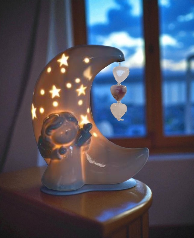 Angelo su luna ceramica con pendente in pietra e luce LED (Copia) - immagine 2
