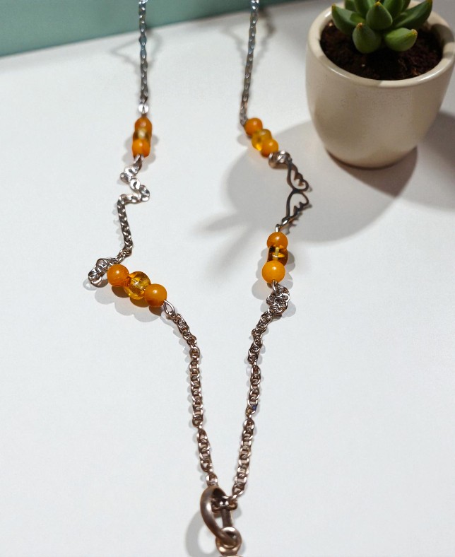 Collana in Ambra – Energia, Protezione e Bellezza Naturale - immagine 4