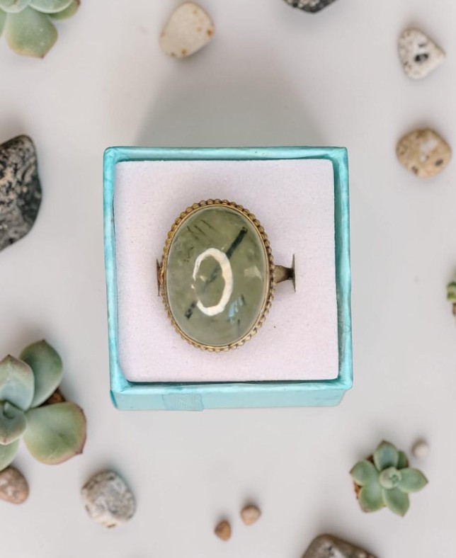 Anello Collezione Vintage con Prehnite – Sogno di Primavera