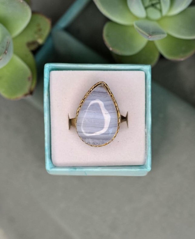 Anello Modello Vintage con Agata Blu – Serenità Infinita