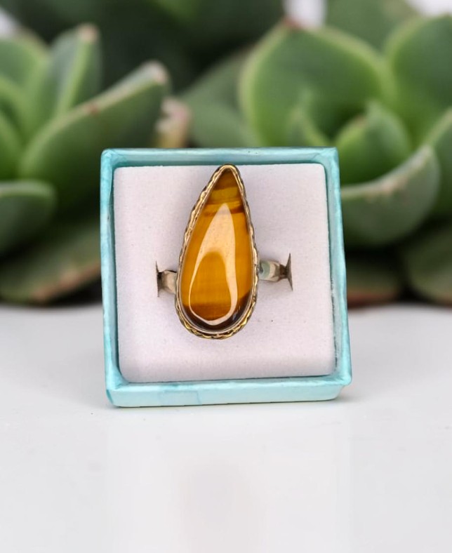 Anello Collezione Vintage con Occhio di Tigre – Forza e Protezione