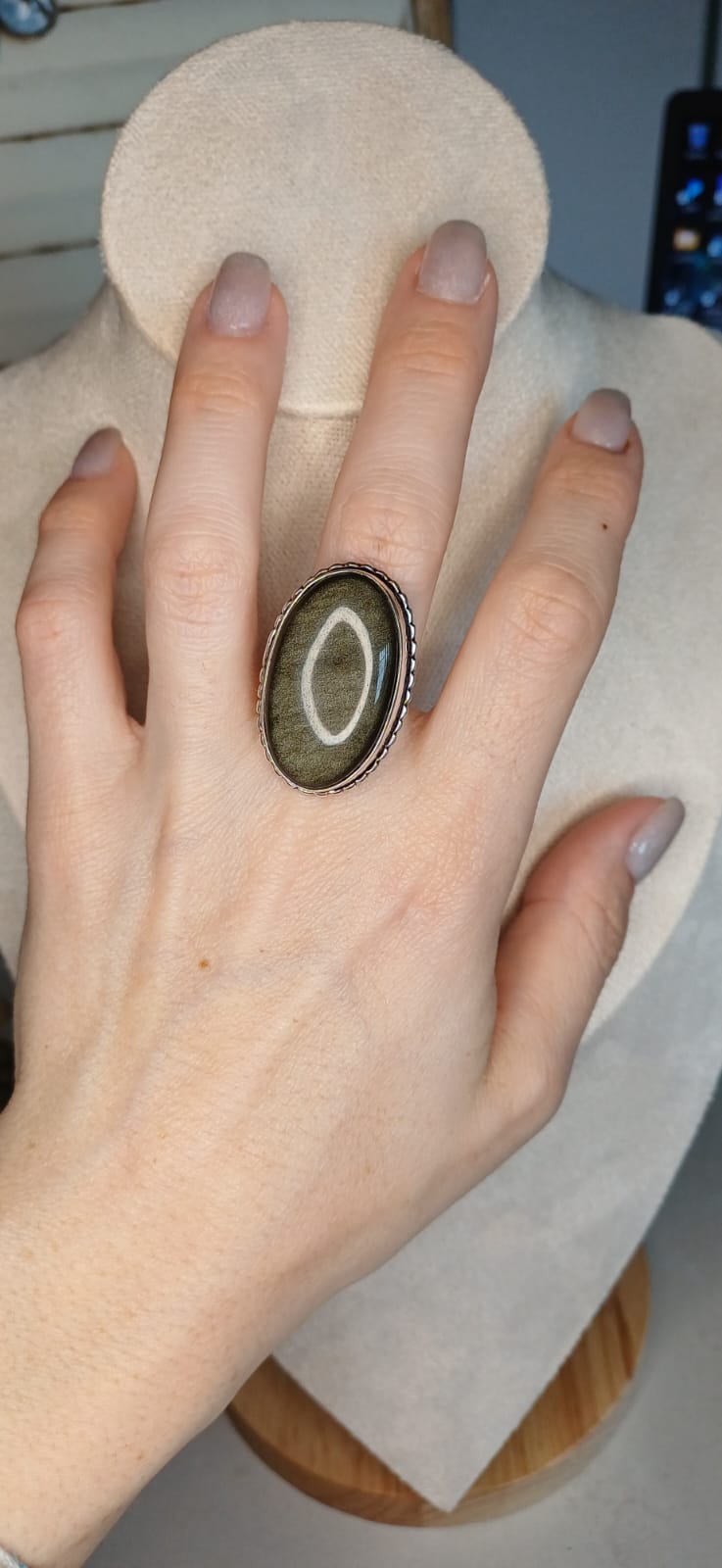 Anello Modello Vintage con Ossidiana Nera – Specchio dell'Anima - immagine 2