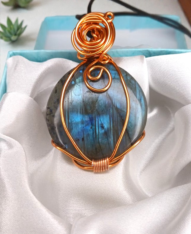 Medaglione in Labradorite – Protezione e Intuizione - immagine 2