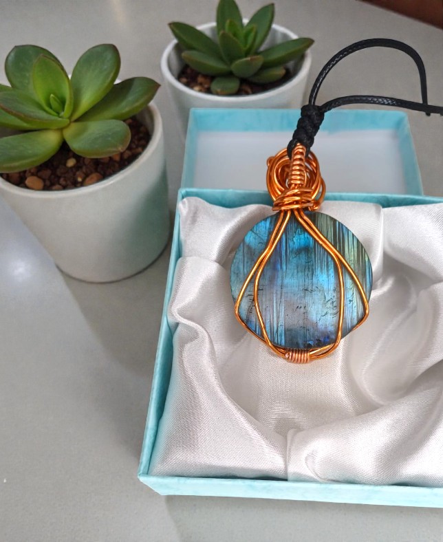 Medaglione in Labradorite – Protezione e Intuizione - immagine 5