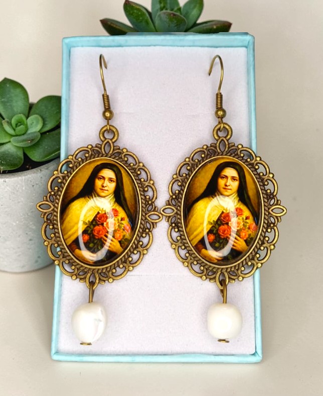 Luce di Resilienza – Orecchini Santa Teresa in Madreperla Naturale - Vintage -