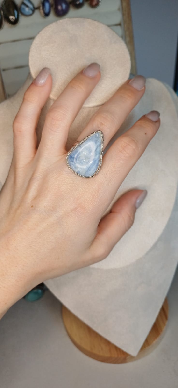 Anello Modello Vintage con Cianite Blu – Eleganza Lineare - immagine 2
