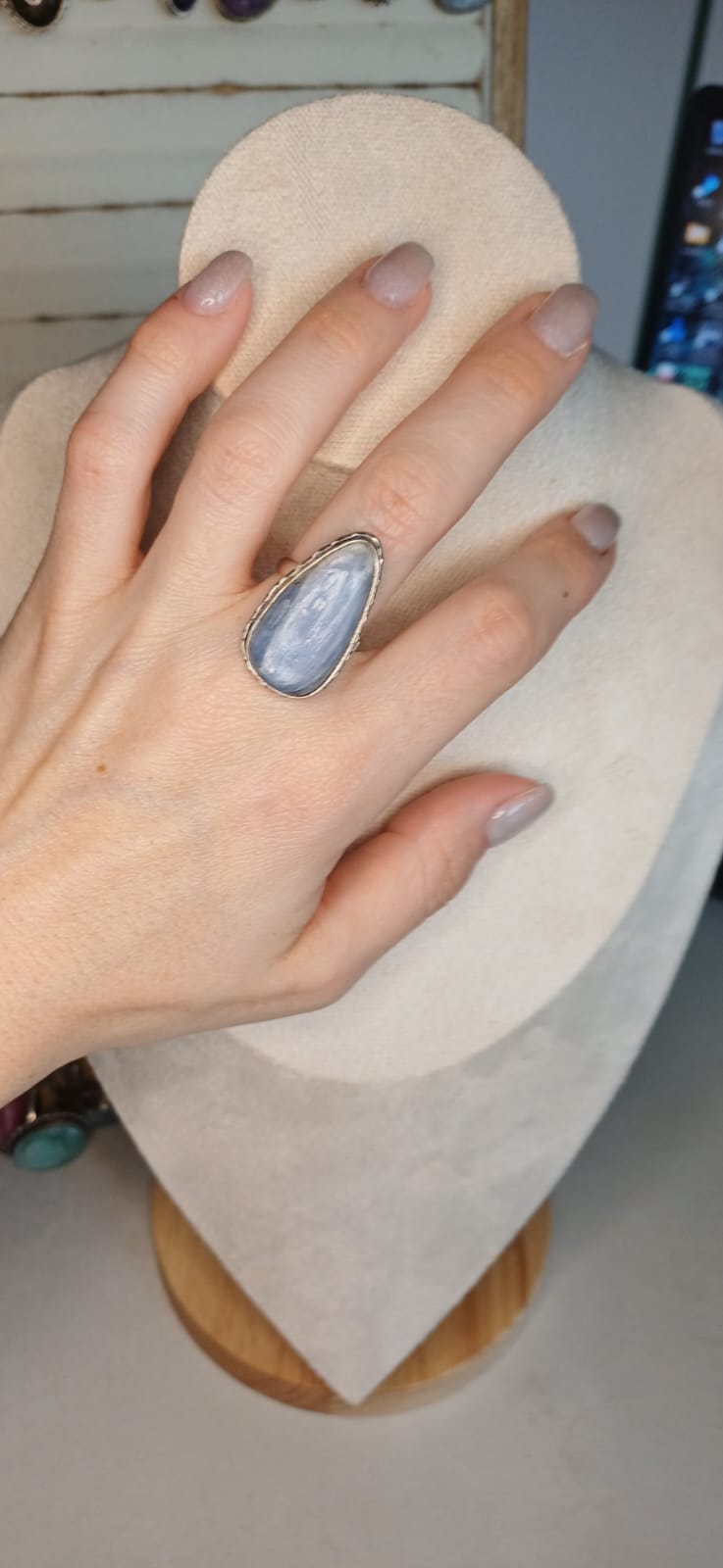 Anello Modello Vintage con Cianite Blu – Eleganza Lineare - immagine 2