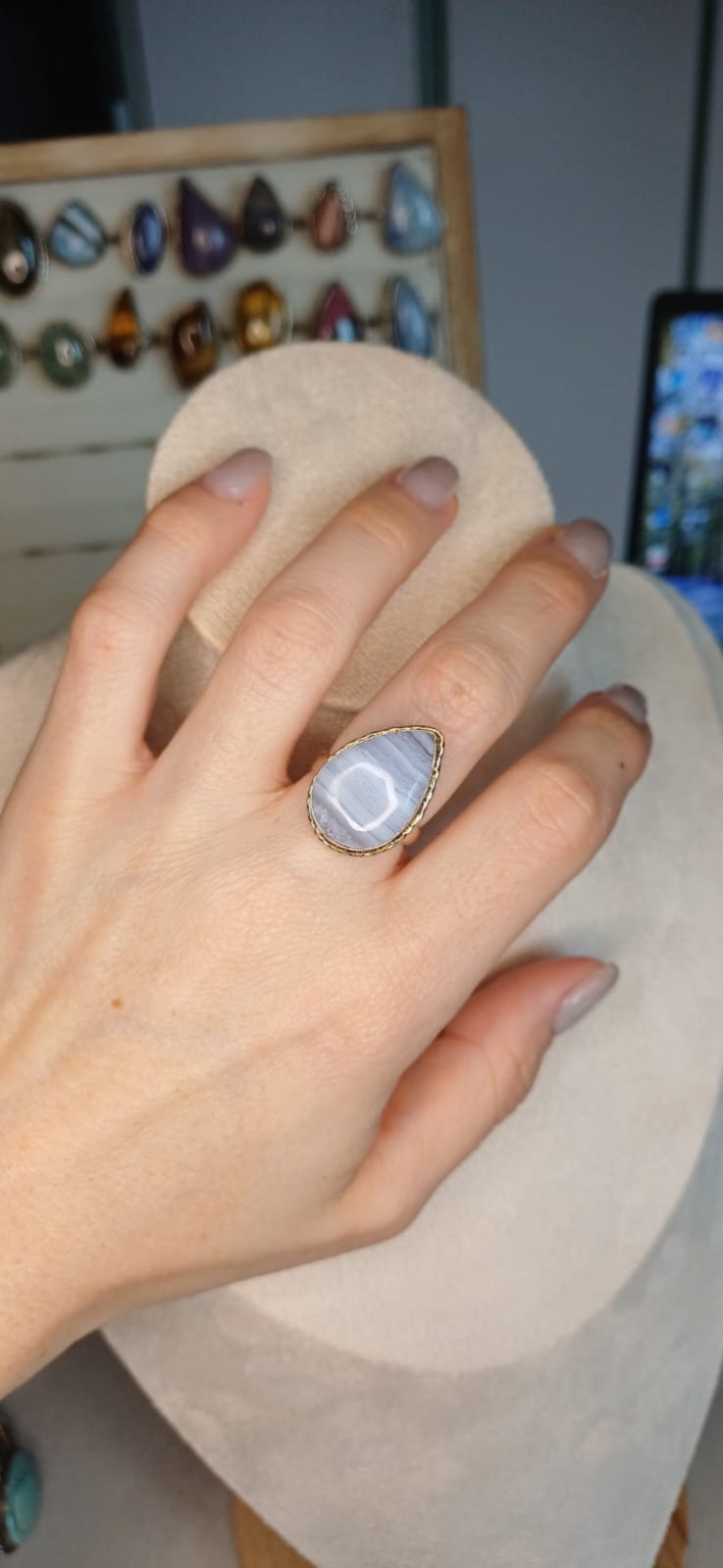 Anello Modello Vintage con Agata Blu – Serenità Infinita - immagine 2