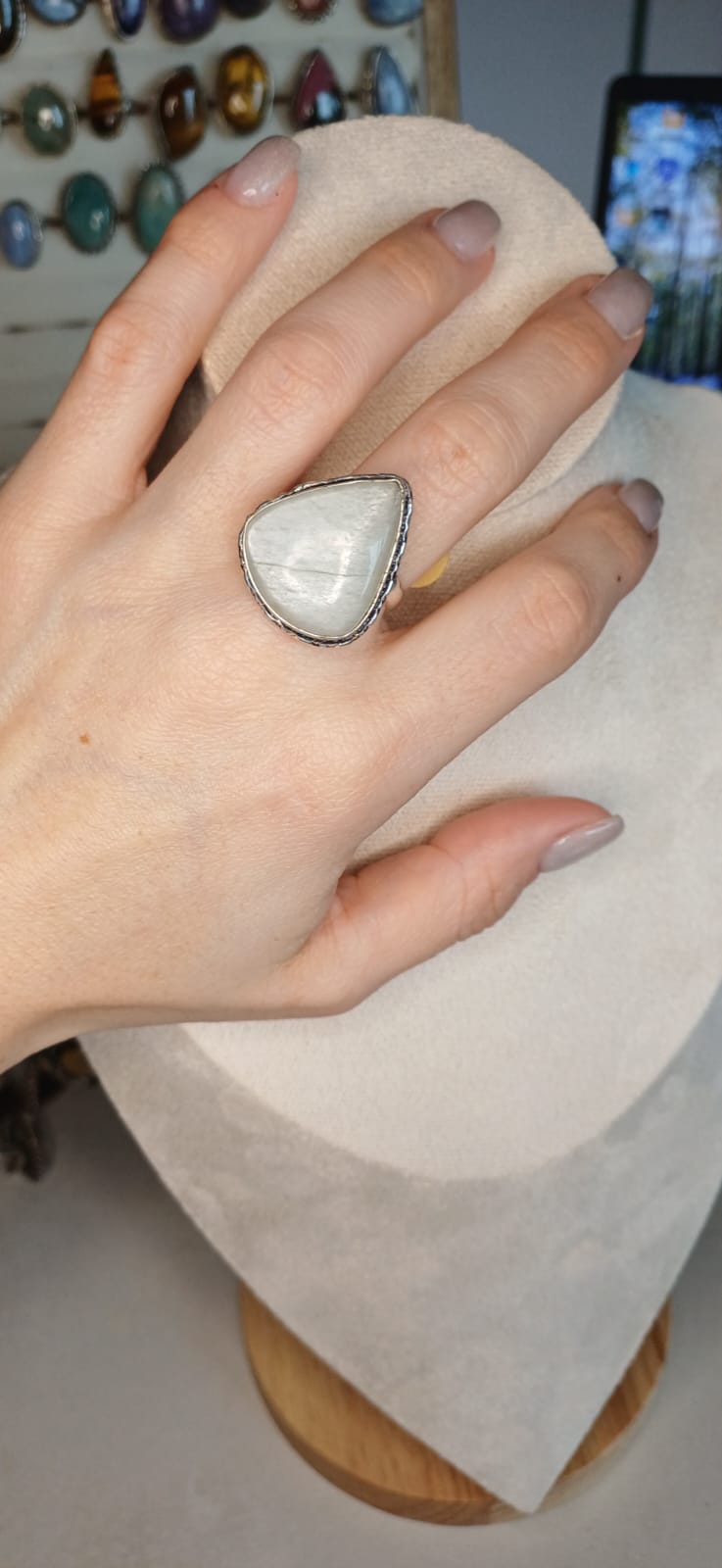 Anello Modello Vintage con Pietra di Luna – Fascino Lunare - immagine 2