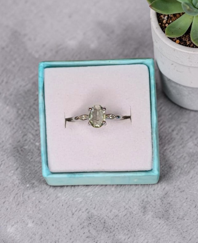 Anello Royal – Fluorite Naturale | Chiarezza Mentale e Armonia dei Pensieri