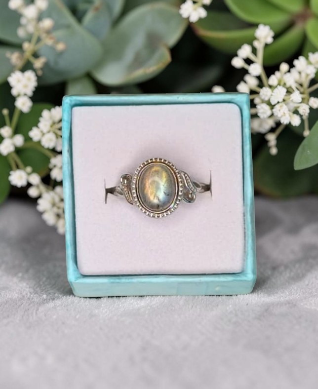 Anello Royal – Labradorite Naturale | Scudo di Protezione e Magia Interiore