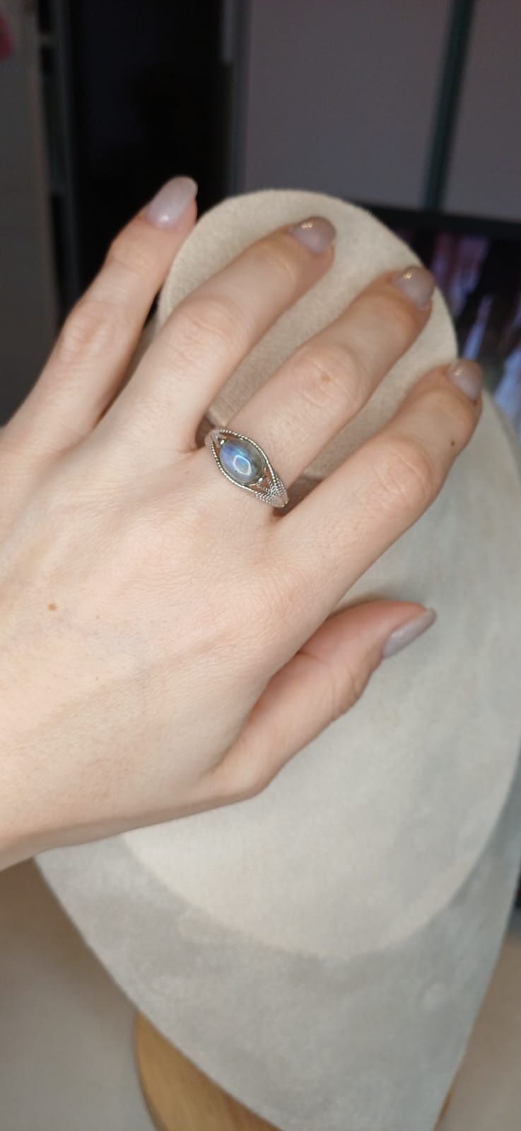 Anello Royal – Labradorite Naturale | Scudo di Protezione e Magia Interiore - immagine 2