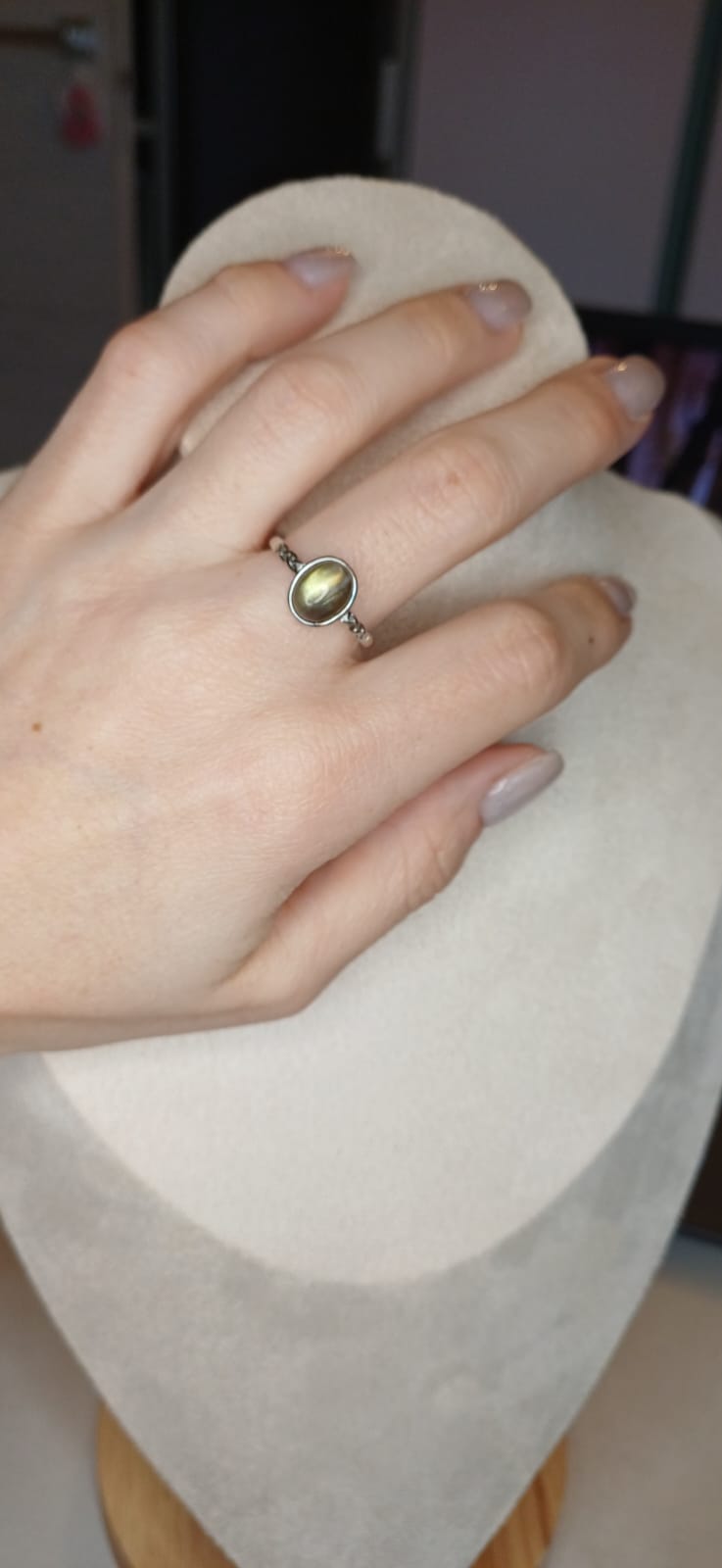 Anello Royal – Labradorite Naturale | Scudo di Protezione e Magia Interiore - immagine 2
