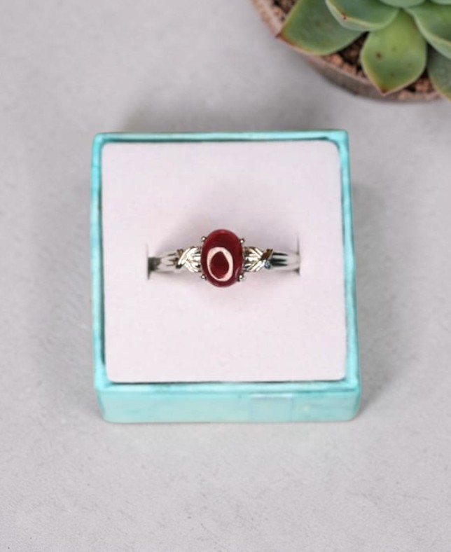 Anello Royal – Granato Naturale | Energia, Forza e Determinazione