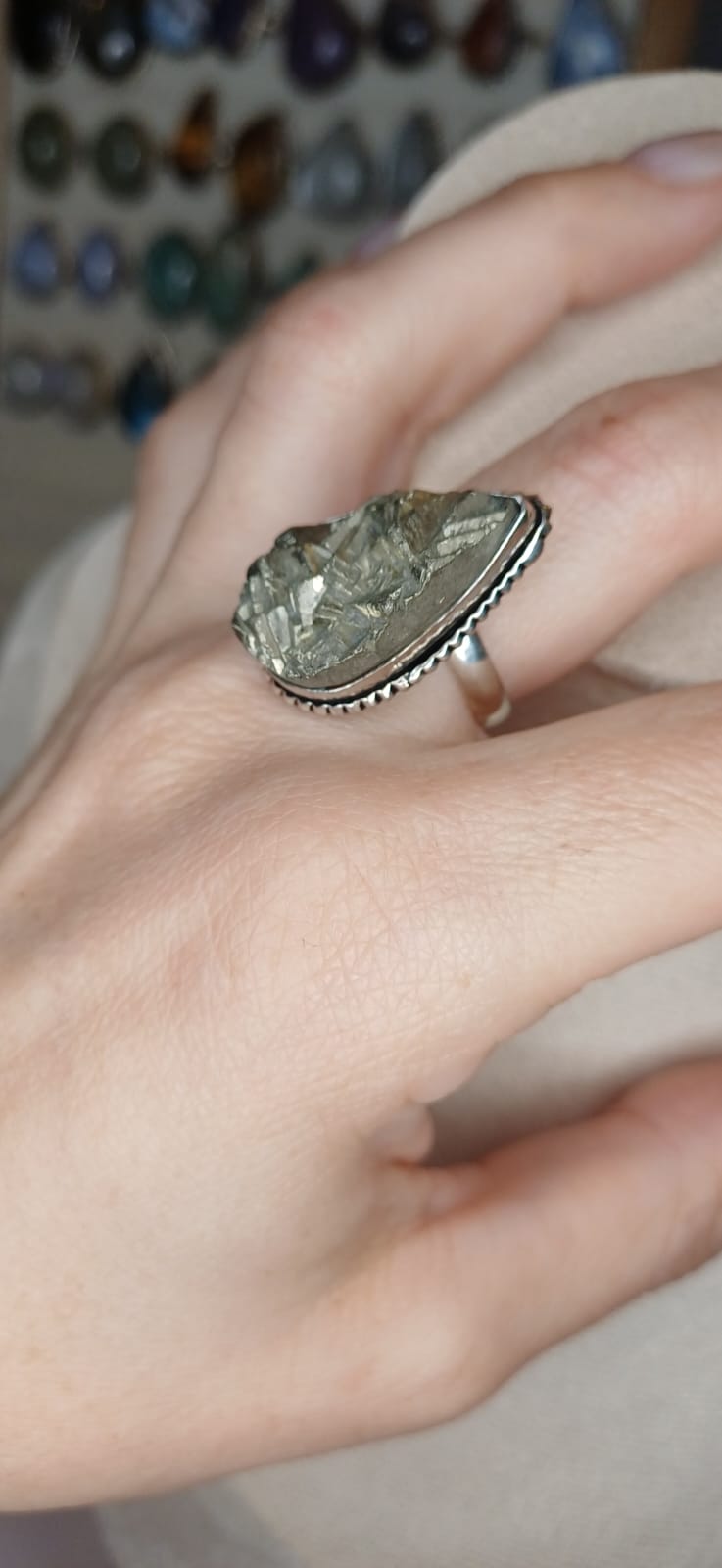 Anello Modello Vintage con Pirite - Bagliore Solare - immagine 2