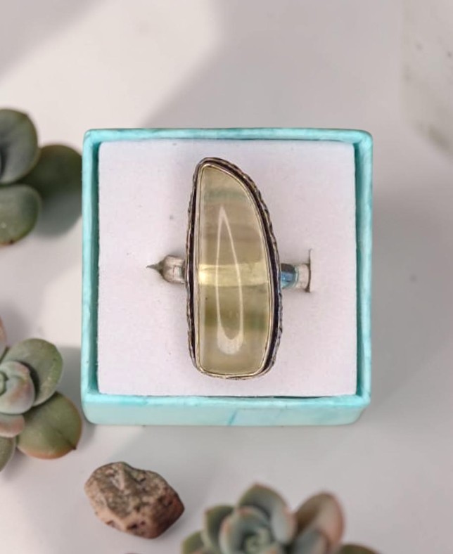 Anello Modello Vintage con Fluorite Gialla - Chiarezza Solare