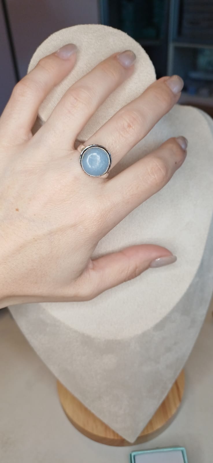 Anello Modello Vintage con Angelite - Ali di Luce - immagine 2