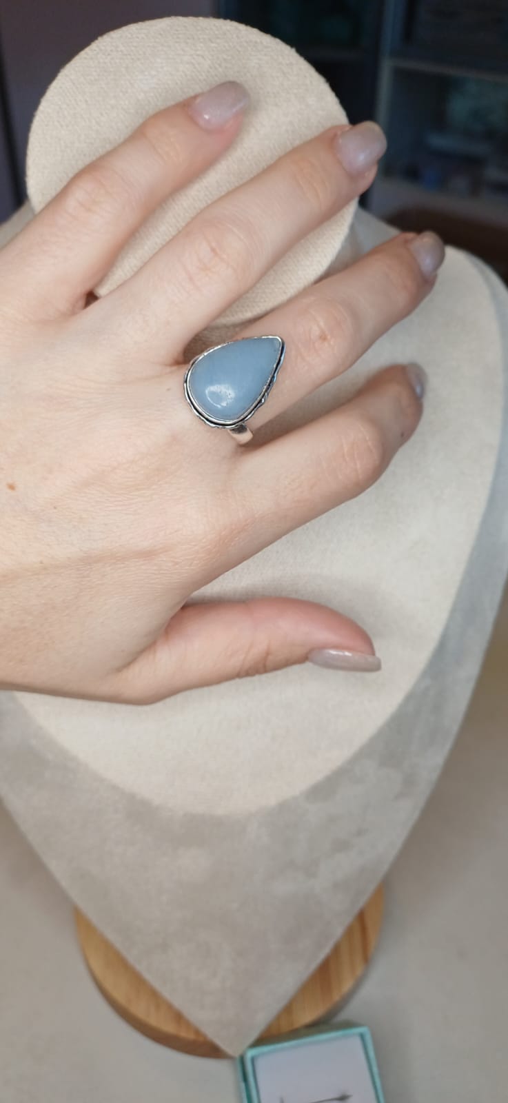 Anello Modello Vintage con Angelite - Ali di Luce - immagine 2
