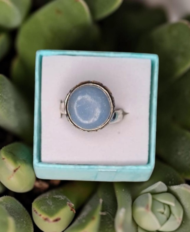 Anello Modello Vintage con Angelite - Ali di Luce