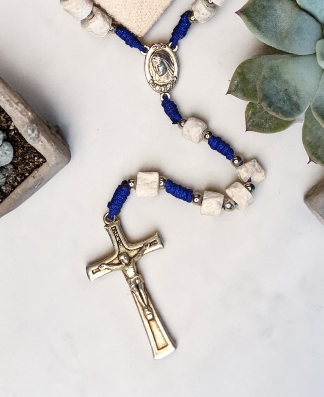 Rosario in Pietre Originali del Monte Križevac a Medjugorje – Corda Blu Maria - immagine 4