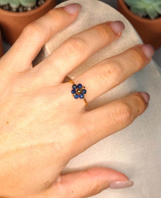 Anello "Petali di Cielo" – Fiore in Lapislazzuli - immagine 3