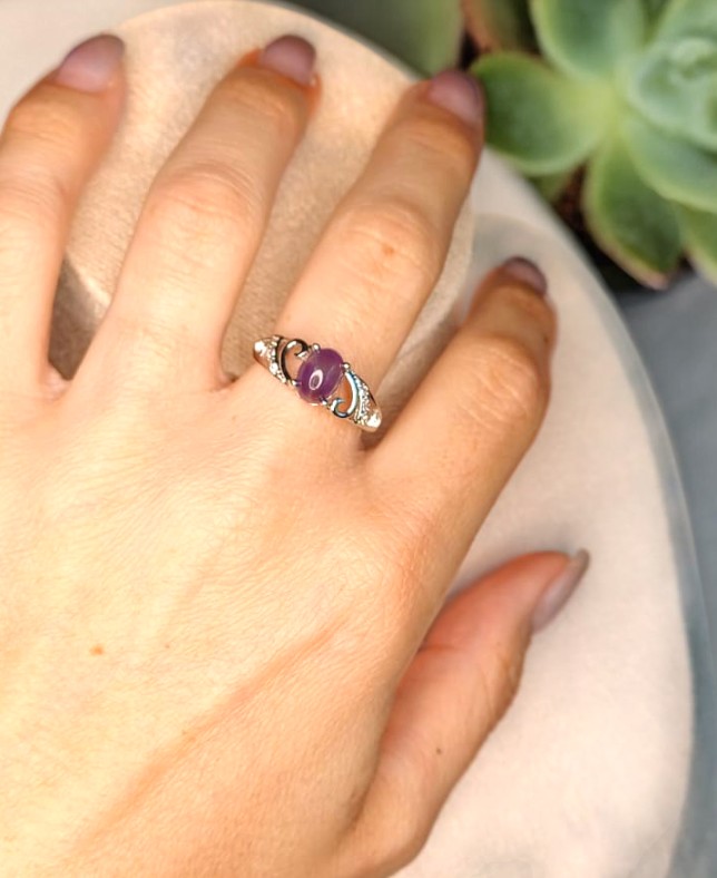 Anello "Vortice di Luce" – Intreccio Magico in Ametista - immagine 2